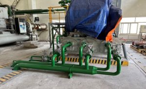 Áp suất Booster dao động khi thổi chai PET do đâu? Tìm hiểu nguyên nhân, ảnh hưởng đến chất lượng chai và giải pháp lựa chọn hệ thống khí nén cao áp ổn định, tiết kiệm điện.