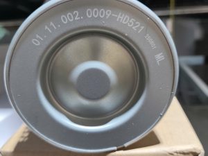 **Tách dầu máy nén khí HD521** là bộ phận quan trọng giúp tách dầu bôi trơn ra khỏi khí nén trong quá trình vận hành máy nén khí trục vít. Sản phẩm được thiết kế với vật liệu lọc chất lượng cao, giúp lọc dầu hiệu quả, đảm bảo khí nén đầu ra sạch và ổn định. Nhờ khả năng tách dầu tối ưu, tách dầu HD521 giúp giảm hao hụt dầu, tăng hiệu suất hoạt động của máy nén khí, đồng thời bảo vệ các thiết bị sử dụng khí nén trong hệ thống, góp phần kéo dài tuổi thọ toàn bộ hệ thống khí nén. 🔧