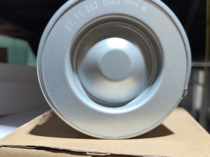 **Mô tả ngắn sản phẩm – Tách dầu máy nén khí HD520** Tách dầu máy nén khí HD520 là linh kiện quan trọng giúp tách dầu ra khỏi khí nén trong quá trình vận hành máy nén khí. Sản phẩm được thiết kế với vật liệu lọc chất lượng cao, giúp loại bỏ dầu hiệu quả, đảm bảo khí nén sạch và ổn định. Nhờ khả năng tách dầu tối ưu, tách dầu HD520 giúp giảm hao hụt dầu, bảo vệ hệ thống máy nén khí, tăng tuổi thọ thiết bị và nâng cao hiệu suất làm việc của toàn bộ hệ thống khí nén. Phù hợp sử dụng trong nhiều nhà máy, xưởng sản xuất và hệ thống khí nén công nghiệp.