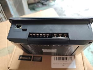 Màn hình máy nén khí Inovance 1070AR là thiết bị điều khiển thông minh giúp hiển thị và giám sát toàn bộ hoạt động của hệ thống máy nén khí. Sản phẩm được thiết kế với màn hình cảm ứng rõ nét, giao diện trực quan giúp người vận hành dễ dàng theo dõi các thông số quan trọng như áp suất, nhiệt độ, thời gian hoạt động và các cảnh báo lỗi của máy. Với độ bền cao, khả năng kết nối ổn định và thao tác đơn giản, màn hình Inovance 1070AR là giải pháp tối ưu giúp nâng cao hiệu suất vận hành, đảm bảo hệ thống khí nén hoạt động ổn định và an toàn trong môi trường công nghiệp.