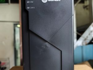 Bảng biến tần máy nén khí SP600T là thiết bị điều khiển hiện đại giúp điều chỉnh tốc độ động cơ máy nén khí theo nhu cầu sử dụng thực tế. Nhờ công nghệ biến tần tiên tiến, sản phẩm giúp duy trì áp suất khí nén ổn định, giảm tiêu thụ điện năng và nâng cao hiệu suất vận hành của hệ thống. Với thiết kế bền bỉ, khả năng hoạt động ổn định trong môi trường công nghiệp và dễ dàng cài đặt, biến tần SP600T là giải pháp tối ưu giúp doanh nghiệp tiết kiệm chi phí vận hành và kéo dài tuổi thọ máy nén khí.